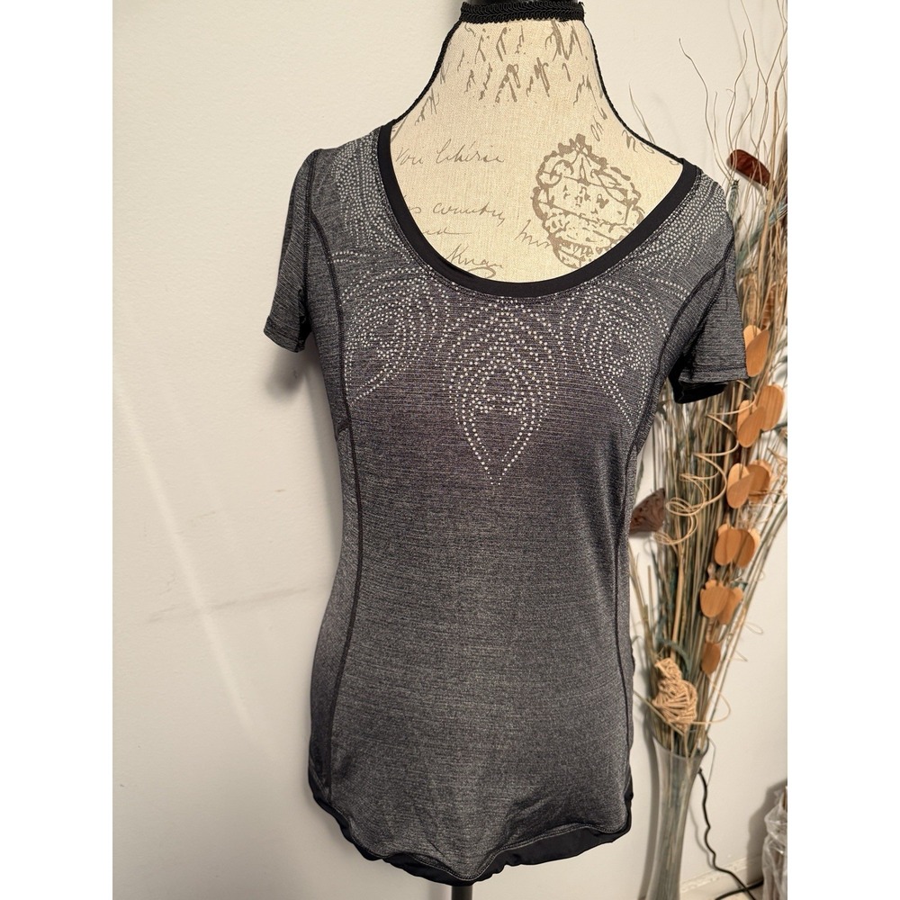 Lululemon short-sleeved running Reversible shirt Grey/Neckline unique pattern 8